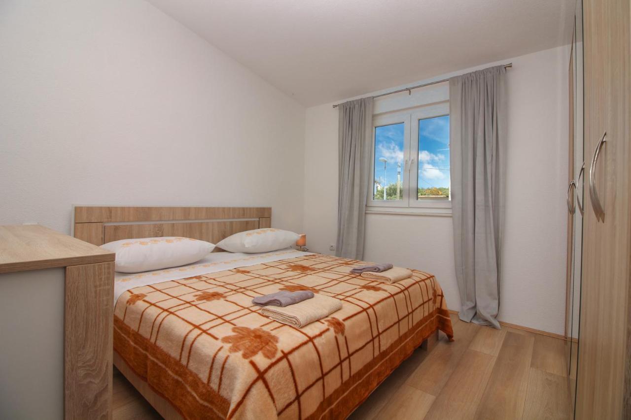Conte Čikara Apartment Saricevi Buitenkant foto