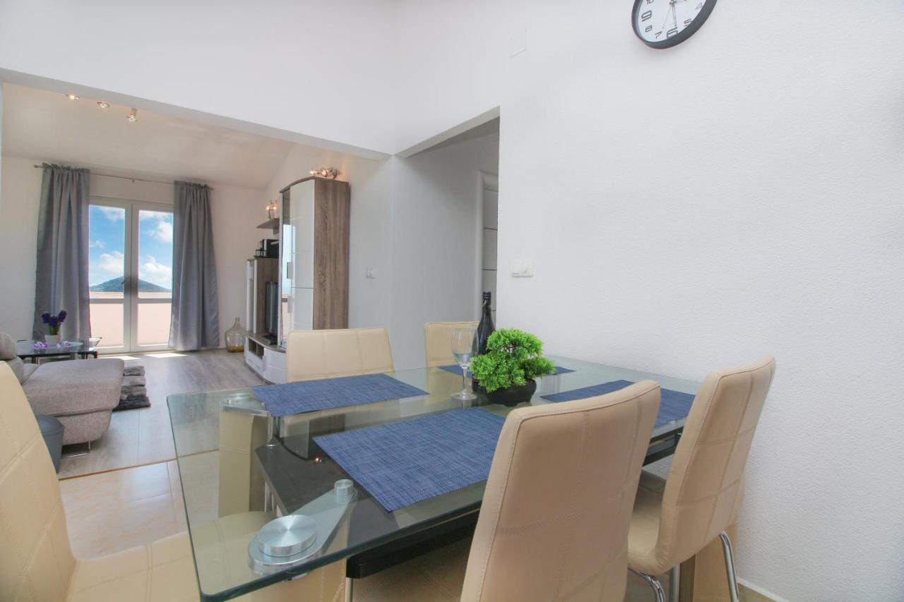 Conte Čikara Apartment Saricevi Buitenkant foto
