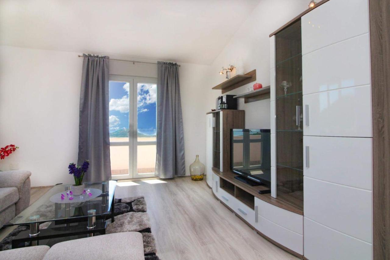 Conte Čikara Apartment Saricevi Buitenkant foto